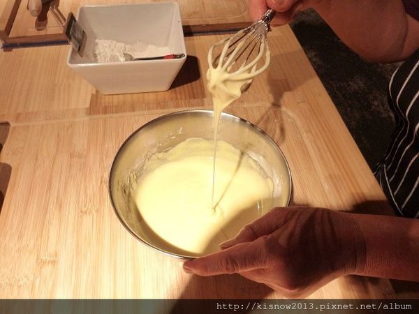 好時34-攪拌麵糊.JPG