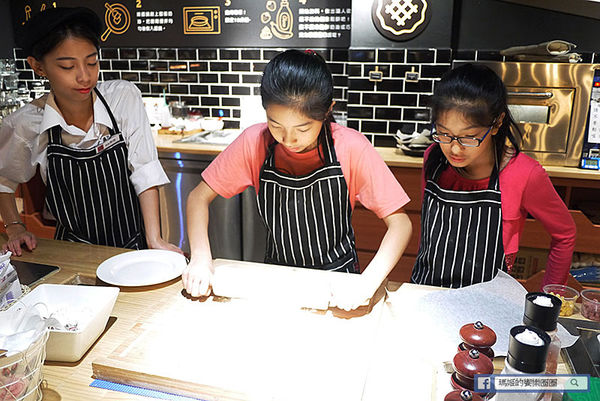 基隆美食【漾漾好時餐廳基隆店】基隆仁愛義式料理。基隆親子餐廳。基隆早午餐推薦。DIY披薩好玩又好吃