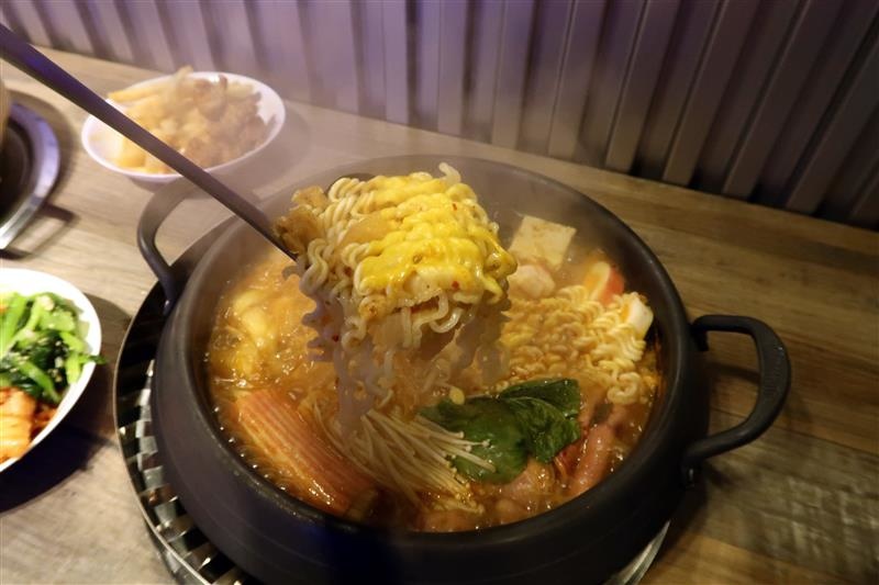 阿豬嘻烤肉村 吃到飽 038.jpg