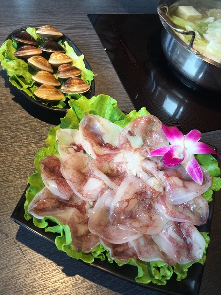 舞古賀鍋物專門店：[美食]舞古賀鍋物專門店-鄰近高雄鼓山巨蛋站，海鮮火鍋&amp;螃蟹和牛，超高CP值得再訪!