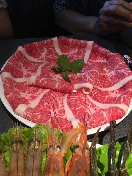 舞古賀鍋物專門店：[美食]舞古賀鍋物專門店-鄰近高雄鼓山巨蛋站，海鮮火鍋&amp;螃蟹和牛，超高CP值得再訪!