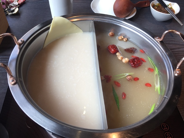 舞古賀鍋物專門店：[美食]舞古賀鍋物專門店-鄰近高雄鼓山巨蛋站，海鮮火鍋&amp;螃蟹和牛，超高CP值得再訪!