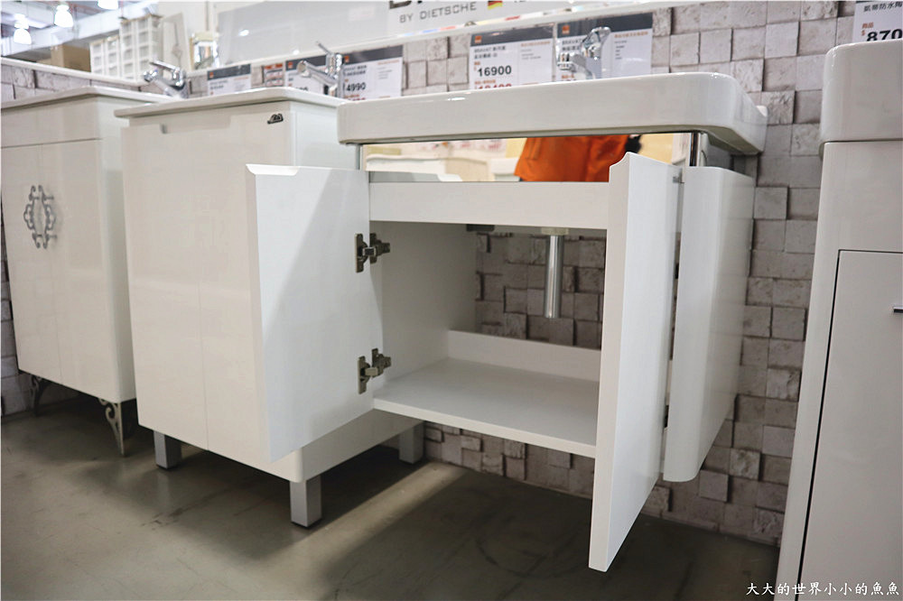 特力屋獨家代理 BRAVAT U型實木多層浴櫃  36_