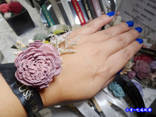 香氛緞帶手腕花-敘思花藝勤美店  (3).jpg