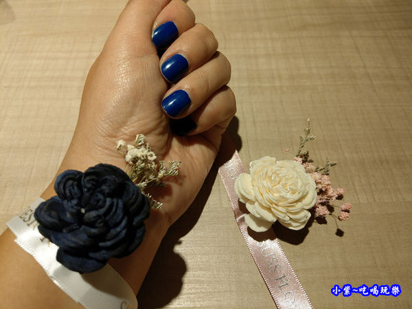 香氛緞帶手腕花-敘思花藝勤美店   (1).jpg