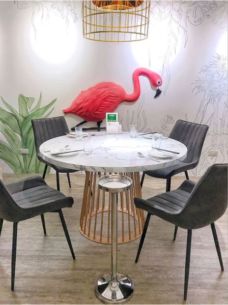 紅舍泰式料理(桃園遠百店)：紅舍泰式料理 桃園遠百店 道地的泰式料理 紅鶴鳥 粉紅鶴 IG熱門打卡點 全新泰式網美餐廳 聚餐推薦 交通便利 桃園火車站