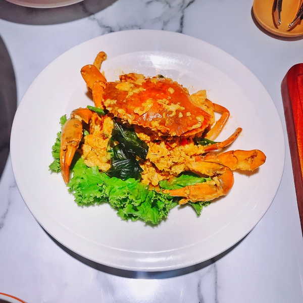 紅舍泰式料理(桃園遠百店)：紅舍泰式料理 桃園遠百店 道地的泰式料理 紅鶴鳥 粉紅鶴 IG熱門打卡點 全新泰式網美餐廳 聚餐推薦 交通便利 桃園火車站