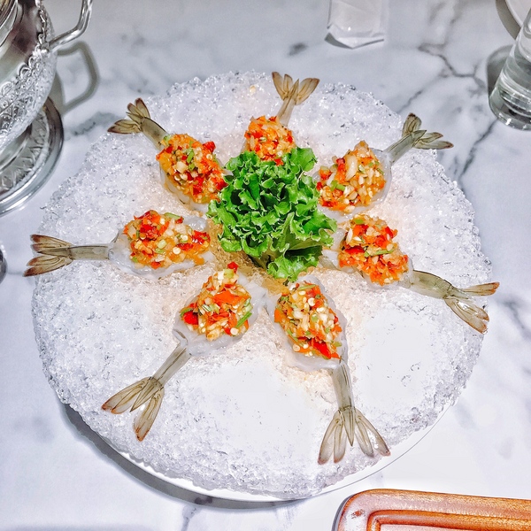 紅舍泰式料理(桃園遠百店)：紅舍泰式料理 桃園遠百店 道地的泰式料理 紅鶴鳥 粉紅鶴 IG熱門打卡點 全新泰式網美餐廳 聚餐推薦 交通便利 桃園火車站