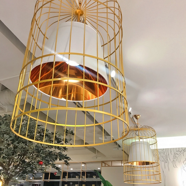 紅舍泰式料理(桃園遠百店)：紅舍泰式料理 桃園遠百店 道地的泰式料理 紅鶴鳥 粉紅鶴 IG熱門打卡點 全新泰式網美餐廳 聚餐推薦 交通便利 桃園火車站