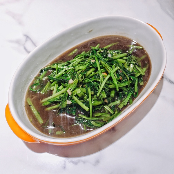 紅舍泰式料理(桃園遠百店)：紅舍泰式料理 桃園遠百店 道地的泰式料理 紅鶴鳥 粉紅鶴 IG熱門打卡點 全新泰式網美餐廳 聚餐推薦 交通便利 桃園火車站