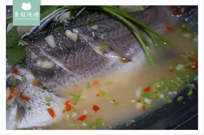 【桃園火車站泰式料理推薦】成立於1999年 四人合菜 紅舍泰式料理桃園遠百店