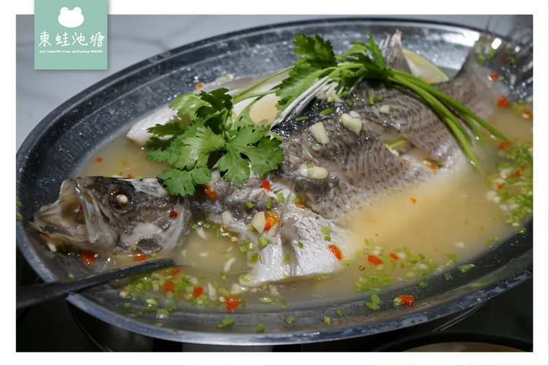 【桃園火車站泰式料理推薦】成立於1999年 四人合菜 紅舍泰式料理桃園遠百店