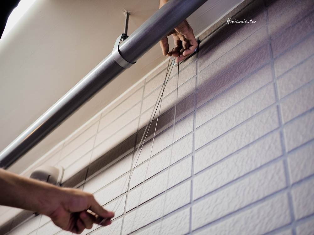 特力屋 特力家 手搖式升降曬衣架 手搖式曬衣架 手搖式曬衣桿 搬家 居家裝潢 居家改裝 DIY 免費到府安裝 輕鬆曬衣服 後陽台 曬衣空間 妙妙屋 妙麻 手搖曬衣架安裝 安耐曬 夏至島 昇虹升降 不鏽鋼曬衣架 拉繩式曬衣架 一年售後保固 家政婦 曬衣架分享 頂天曬衣 升降式曬衣 電動曬衣 手動曬衣 輕鬆曬衣 波浪曬衣桿 防風曬衣桿 曬衣輕鬆不費力 304不鏽鋼曬衣架