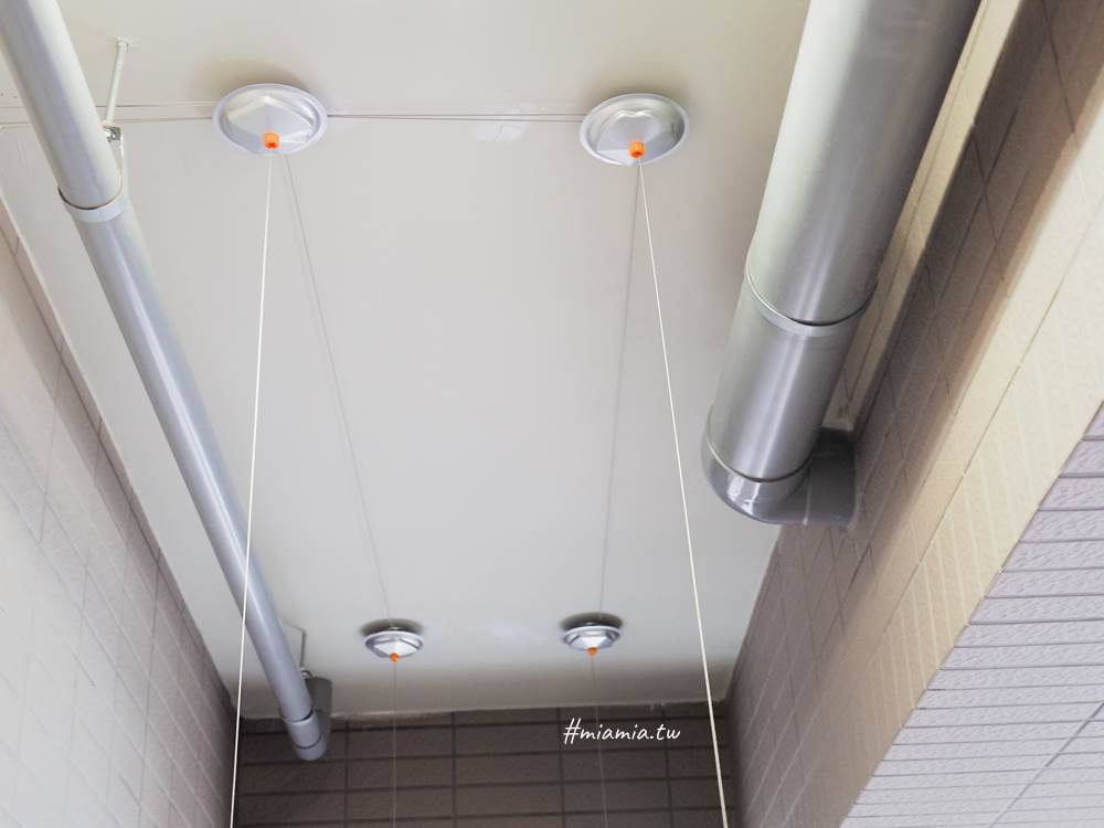 特力屋 特力家 手搖式升降曬衣架 手搖式曬衣架 手搖式曬衣桿 搬家 居家裝潢 居家改裝 DIY 免費到府安裝 輕鬆曬衣服 後陽台 曬衣空間 妙妙屋 妙麻 手搖曬衣架安裝 安耐曬 夏至島 昇虹升降 不鏽鋼曬衣架 拉繩式曬衣架 一年售後保固 家政婦 曬衣架分享 頂天曬衣 升降式曬衣 電動曬衣 手動曬衣 輕鬆曬衣 波浪曬衣桿 防風曬衣桿 曬衣輕鬆不費力 304不鏽鋼曬衣架