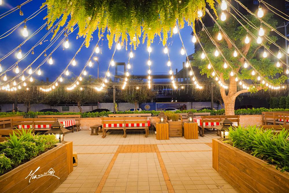 湄南河泰式庭園餐廳 湄南河 泰國料理 異國料理 尾牙春酒 高級餐酒館 瓦城 平價泰式料理 台中泰式餐廳 好吃泰國料理推薦 家庭聚會 包廂 包場 年夜飯 十年老店 妙妙屋 妙麻 生日聚餐 酒會 泰北料理 道地泰式料理 湄南河 台中美食 台中餐廳 豪華氣派餐廳 隱密餐廳 口袋名單