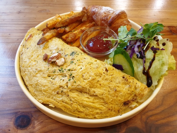 U NEED brunch&bistro：【新北@永和】捷運頂溪站周邊美食 U NEED brunch&amp;bistro 永和早午餐 義大利麵