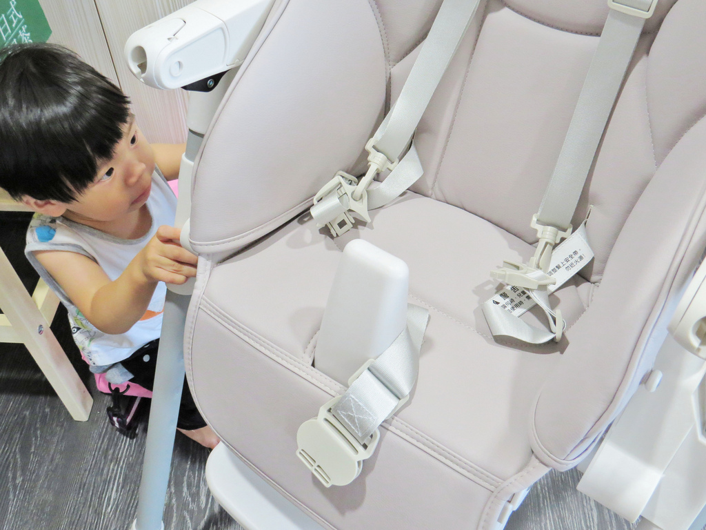 TOSBY幼兒成長餐椅(兩光媽咪柳幼幼) (33)