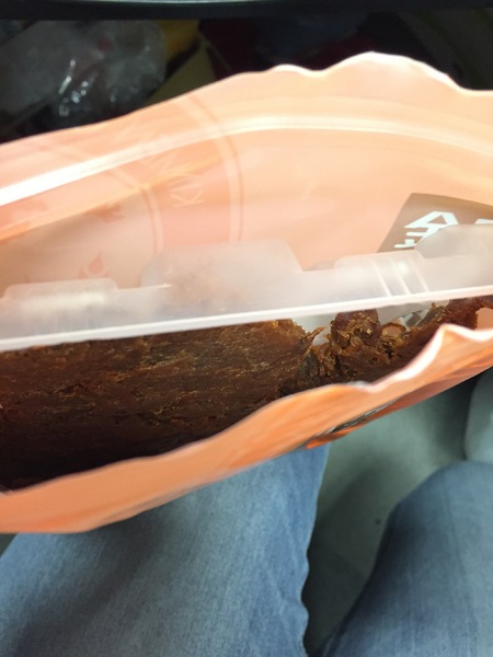 良金高梁牛肉乾&牛肉角：[聚會零嘴]良金牧場-金門高粱牛肉乾，全家零食也可以很特別!