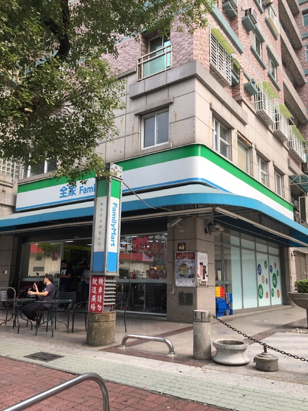 良金高梁牛肉乾&牛肉角：[聚會零嘴]良金牧場-金門高粱牛肉乾，全家零食也可以很特別!