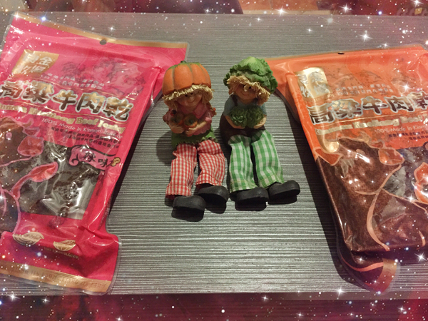 良金高梁牛肉乾&牛肉角：[聚會零嘴]良金牧場-金門高粱牛肉乾，全家零食也可以很特別!