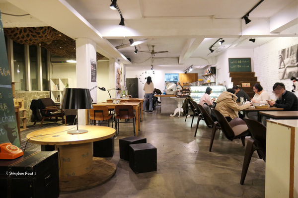 Toast Chat：FOOD×AD｜台北大安—TOAST CHAT｜無拘無束的貓咪風早午餐｜國父紀念館站