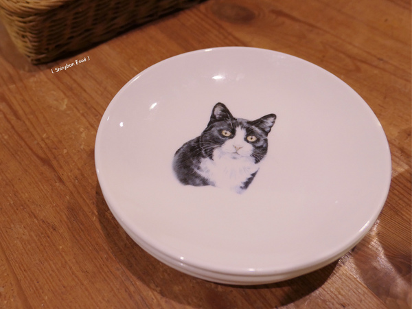 Toast Chat：FOOD×AD｜台北大安—TOAST CHAT｜無拘無束的貓咪風早午餐｜國父紀念館站