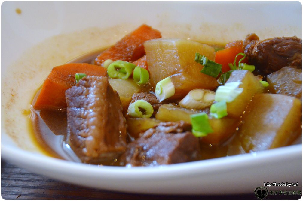 南投埔里餐廳-埔里簡餐美食|樂食府人文茶館-禪風簡約環境裡用餐