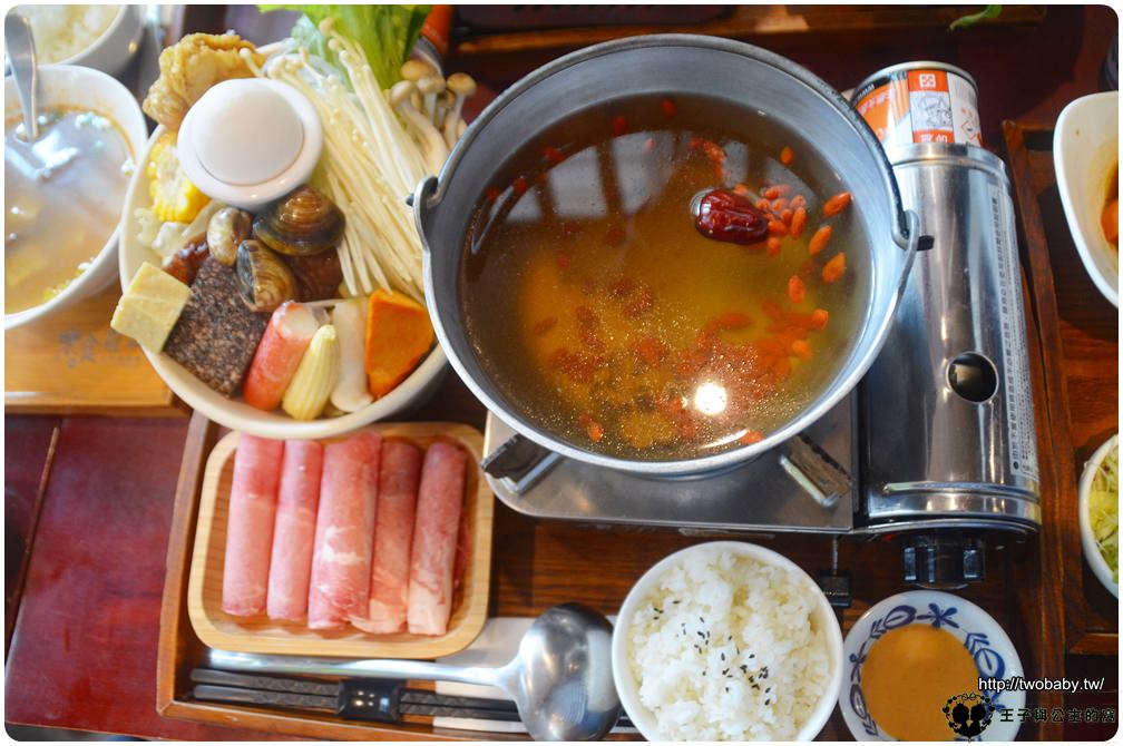 南投埔里餐廳-埔里簡餐美食|樂食府人文茶館-禪風簡約環境裡用餐