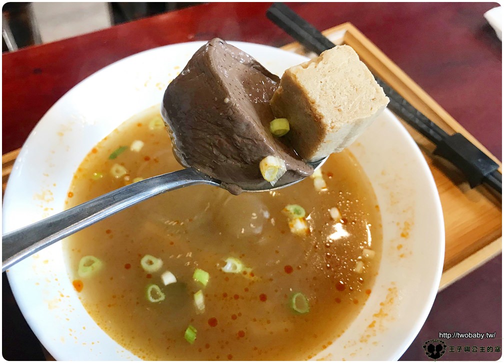 南投埔里餐廳-埔里簡餐美食|樂食府人文茶館-禪風簡約環境裡用餐