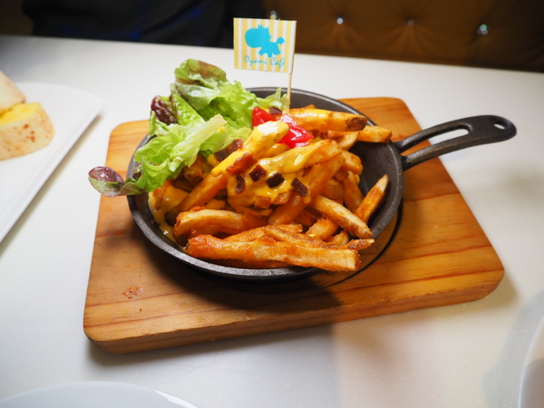 Oyami cafe：Oyami Cafe 七彩龍蝦套餐 IG打卡 姊妹聚餐推薦 平價高級食材下午茶 德國農莊B&amp;G有機花茶 輕食咖啡廳 捷運西門町站 西門美食