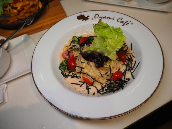 Oyami cafe：Oyami Cafe 七彩龍蝦套餐 IG打卡 姊妹聚餐推薦 平價高級食材下午茶 德國農莊B&amp;G有機花茶 輕食咖啡廳 捷運西門町站 西門美食