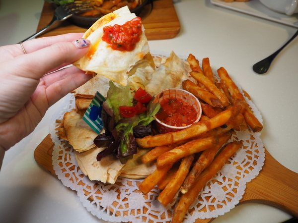 Oyami cafe：Oyami Cafe 七彩龍蝦套餐 IG打卡 姊妹聚餐推薦 平價高級食材下午茶 德國農莊B&amp;G有機花茶 輕食咖啡廳 捷運西門町站 西門美食