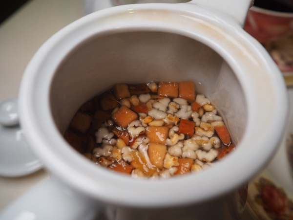 Oyami cafe：Oyami Cafe 七彩龍蝦套餐 IG打卡 姊妹聚餐推薦 平價高級食材下午茶 德國農莊B&amp;G有機花茶 輕食咖啡廳 捷運西門町站 西門美食