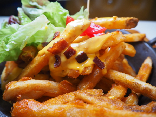 Oyami cafe：Oyami Cafe 七彩龍蝦套餐 IG打卡 姊妹聚餐推薦 平價高級食材下午茶 德國農莊B&amp;G有機花茶 輕食咖啡廳 捷運西門町站 西門美食