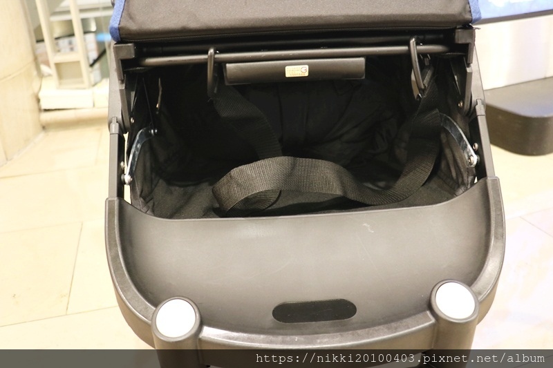 baby fly 拉桿式輕便推車 (12).JPG