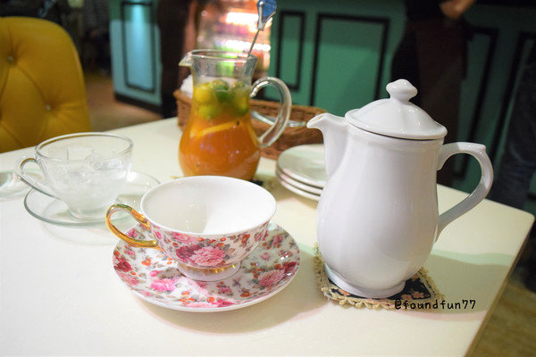 Oyami cafe：超蝦的!大份量龍蝦義大利麵Oyami cafe/台北西門町／義大利麵／下午茶／鬆餅