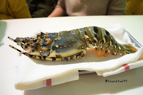 Oyami cafe：超蝦的!大份量龍蝦義大利麵Oyami cafe/台北西門町／義大利麵／下午茶／鬆餅