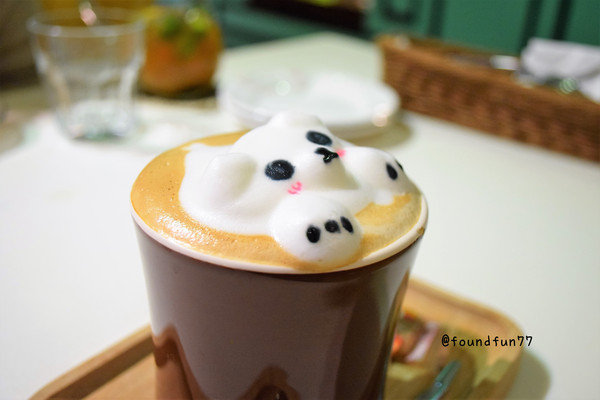 Oyami cafe：超蝦的!大份量龍蝦義大利麵Oyami cafe/台北西門町／義大利麵／下午茶／鬆餅