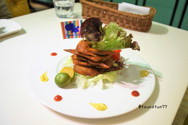 Oyami cafe：超蝦的!大份量龍蝦義大利麵Oyami cafe/台北西門町／義大利麵／下午茶／鬆餅