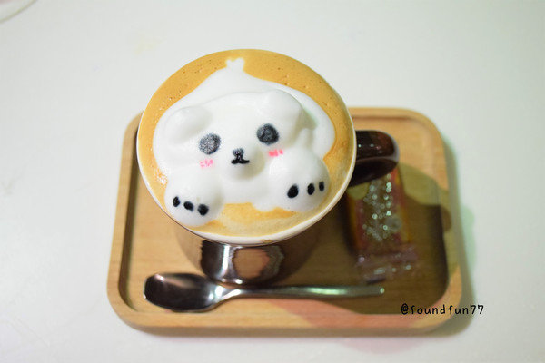 Oyami cafe：超蝦的!大份量龍蝦義大利麵Oyami cafe/台北西門町／義大利麵／下午茶／鬆餅