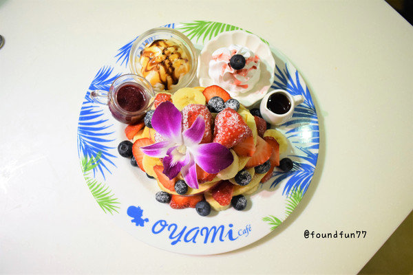 Oyami cafe：超蝦的!大份量龍蝦義大利麵Oyami cafe/台北西門町／義大利麵／下午茶／鬆餅