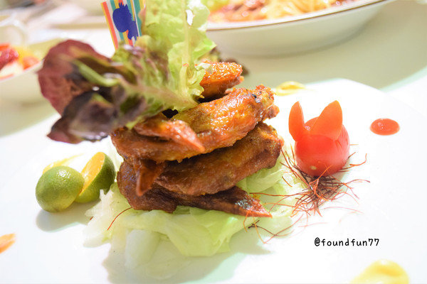 Oyami cafe：超蝦的!大份量龍蝦義大利麵Oyami cafe/台北西門町／義大利麵／下午茶／鬆餅