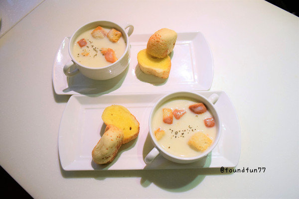 Oyami cafe：超蝦的!大份量龍蝦義大利麵Oyami cafe/台北西門町／義大利麵／下午茶／鬆餅