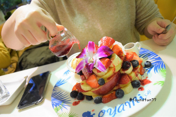 Oyami cafe：超蝦的!大份量龍蝦義大利麵Oyami cafe/台北西門町／義大利麵／下午茶／鬆餅