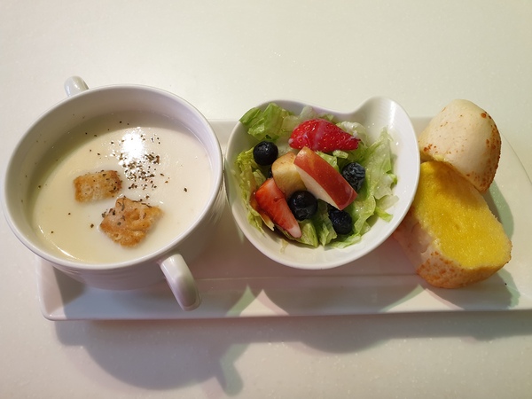 Oyami cafe：【台北西門町】Oyami cafe 義大利麵／下午茶／