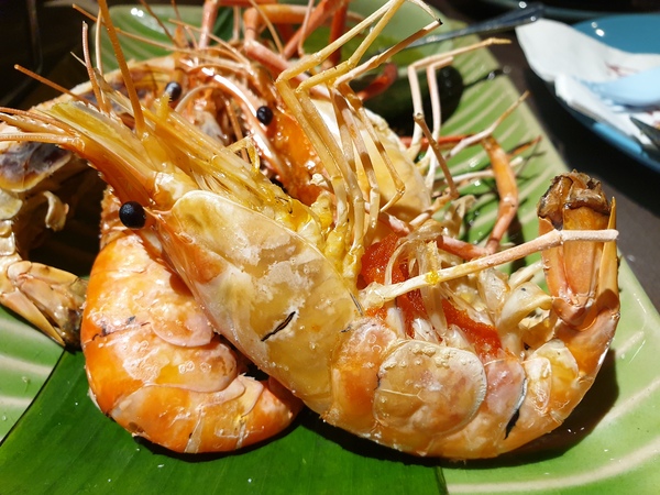 湄南河泰式庭園餐廳： 【台中南屯】湄南河泰式庭園餐廳 泰式料理 泰服試穿