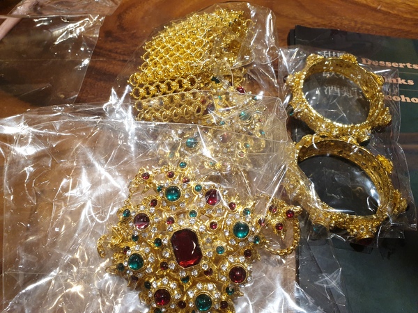 湄南河泰式庭園餐廳： 【台中南屯】湄南河泰式庭園餐廳 泰式料理 泰服試穿