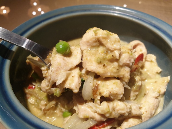 湄南河泰式庭園餐廳： 【台中南屯】湄南河泰式庭園餐廳 泰式料理 泰服試穿