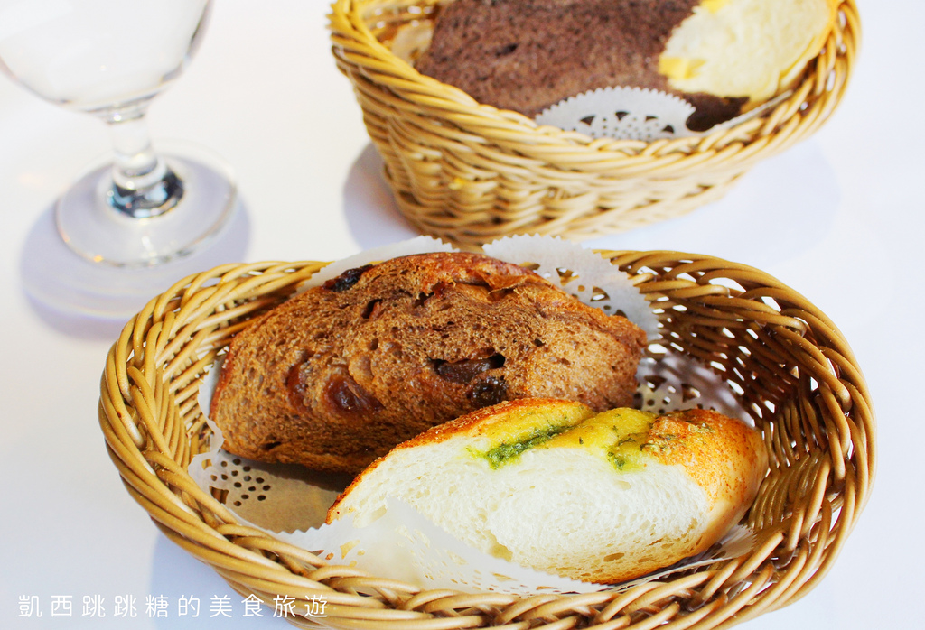 捷運國父紀念館美食 星辰牛排 舒肥牛排 華視81