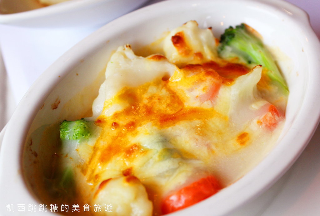 捷運國父紀念館美食 星辰牛排 舒肥牛排 華視121